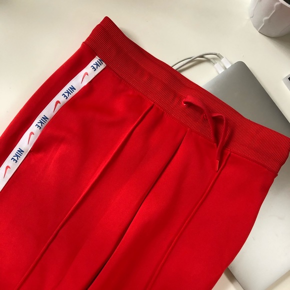 Nike track pants with stripe - Picture 1 of 3